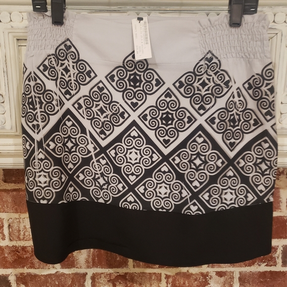 WISH MINI-SKIRT, Size L  NWT😍 - Picture 3 of 6